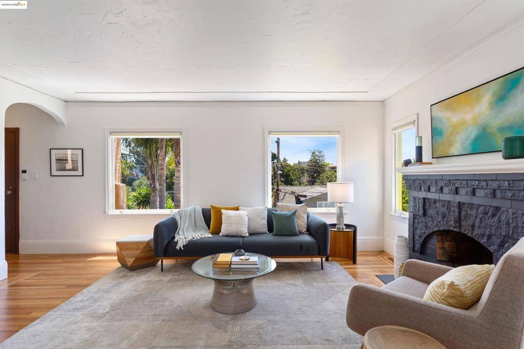 Oakland, CA 94610-1723,712 Santa Ray Avenue