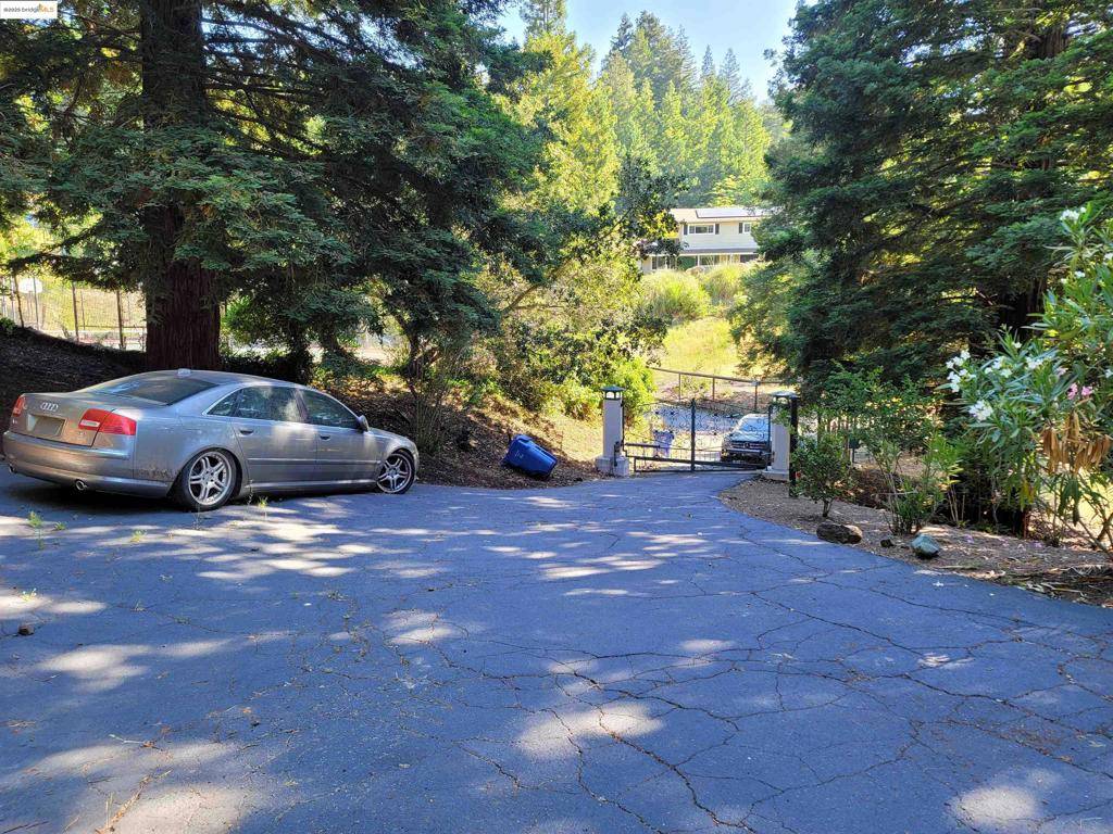 Orinda, CA 94563,40 Hilldale Ct