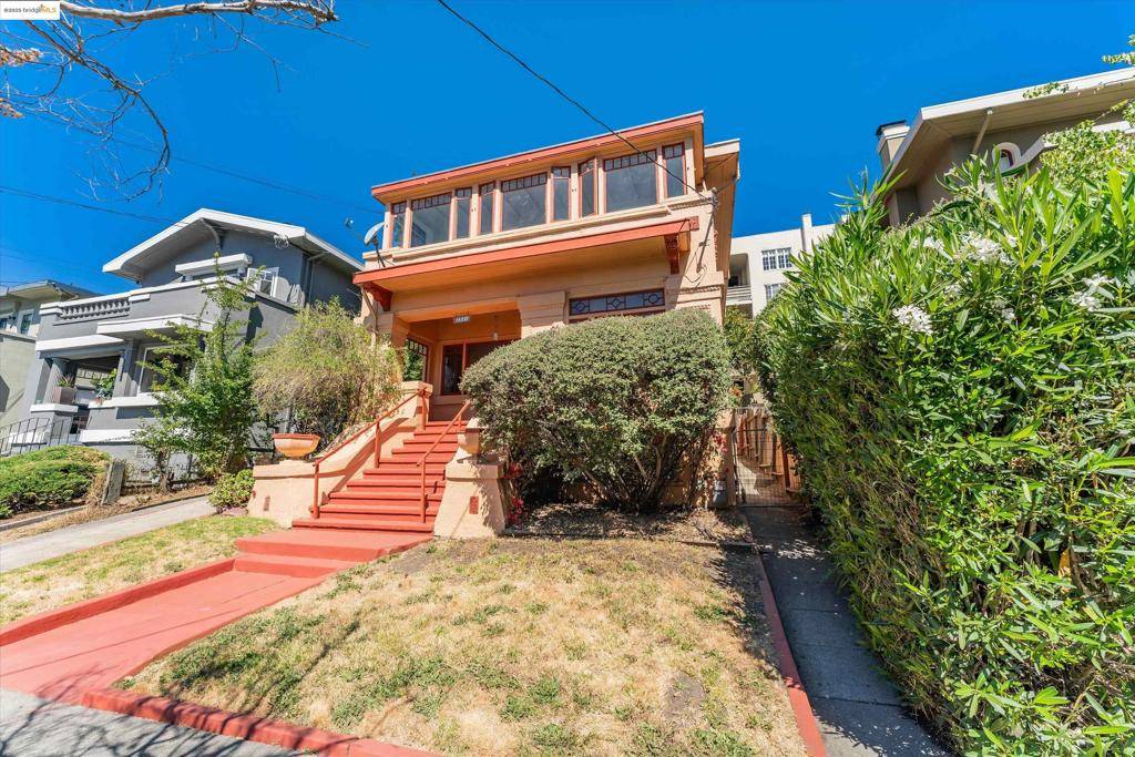 Oakland, CA 94610,3531 Lakeshore Ave