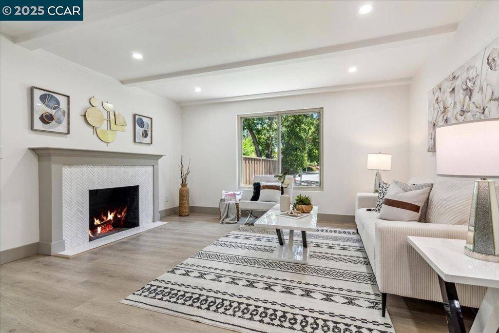 Walnut Creek, CA 94598-4735,1099 W Holly Drive