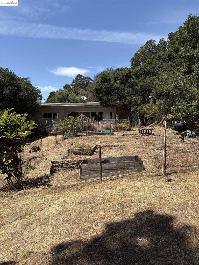 Oakland, CA 94619,5415 Leona Street
