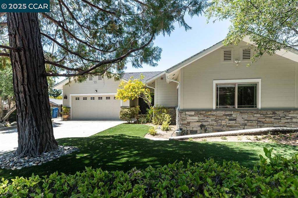 Lafayette, CA 94549,1127 Oak Hill Rd