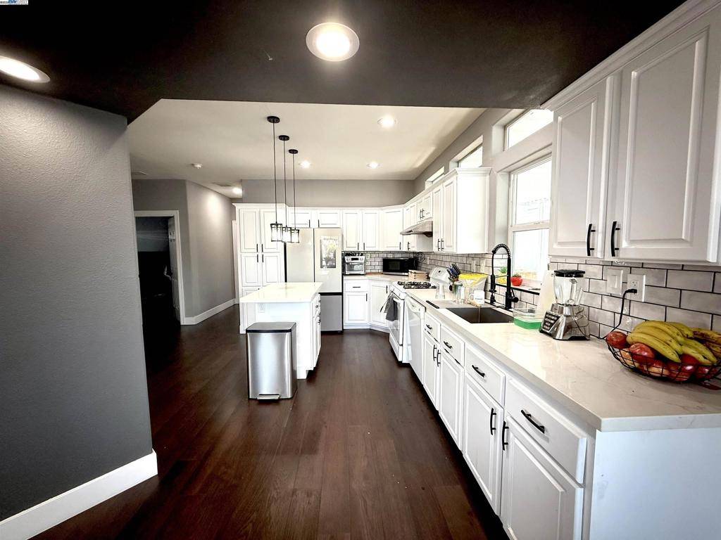 Sunnyvale, CA 94089,1225 Vienna dr