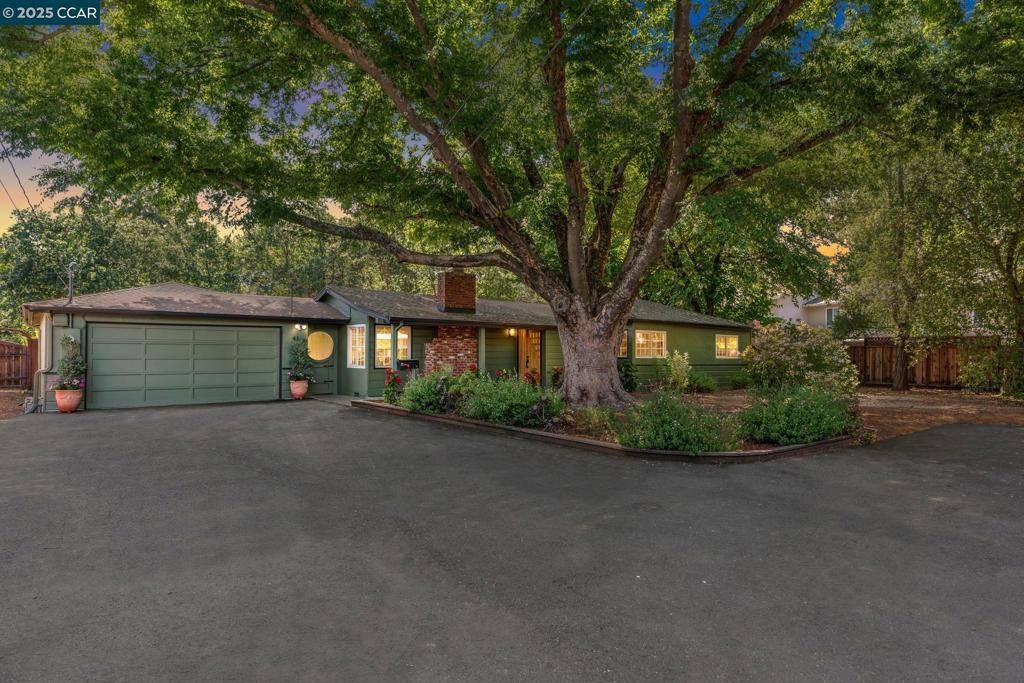 41 Heather Ln, Walnut Creek, CA 94597
