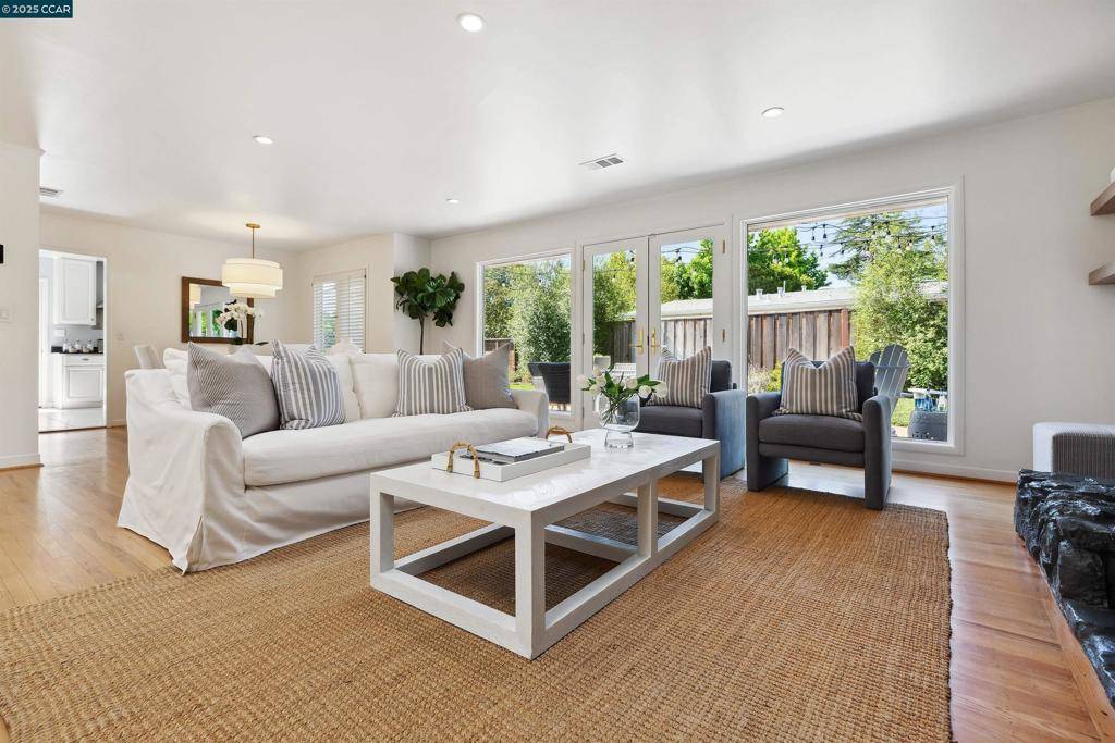 Walnut Creek, CA 94595,1848 Magnolia Way