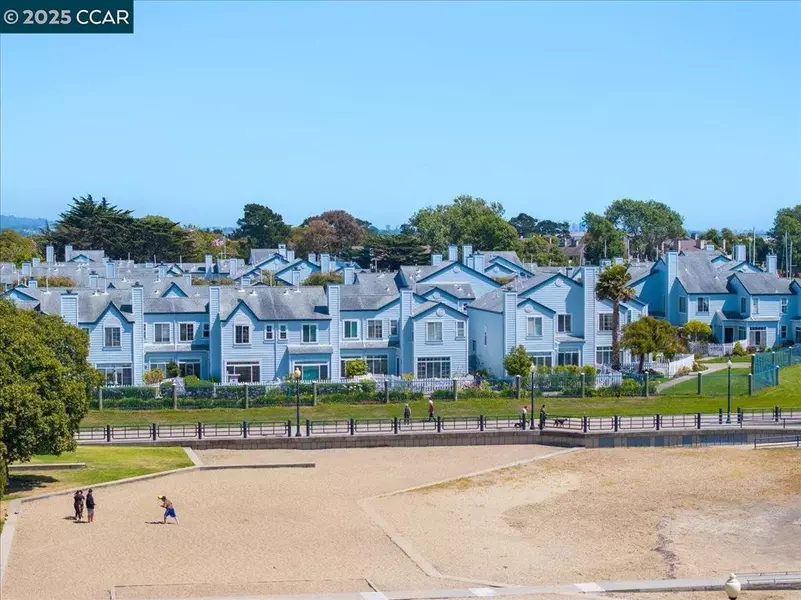 609 Commodore Dr, Richmond, CA 94804