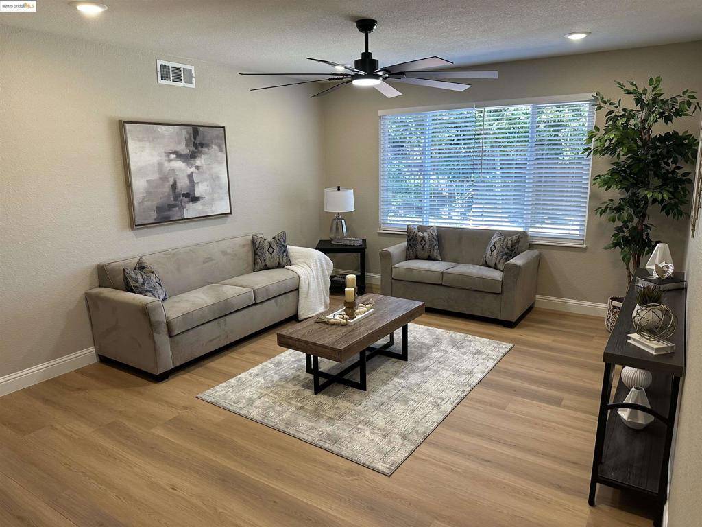Concord, CA 94519,1868 Lynwood Dr