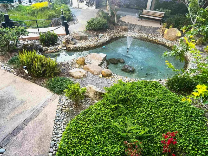 4033 Terra Granada Dr #3B, Walnut Creek, CA 94595