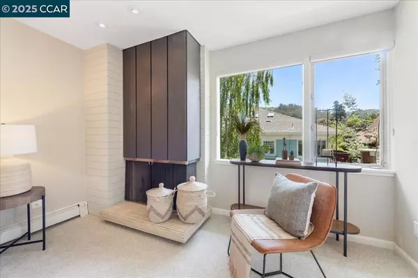 Berkeley, CA 94704,2601 College Ave #301