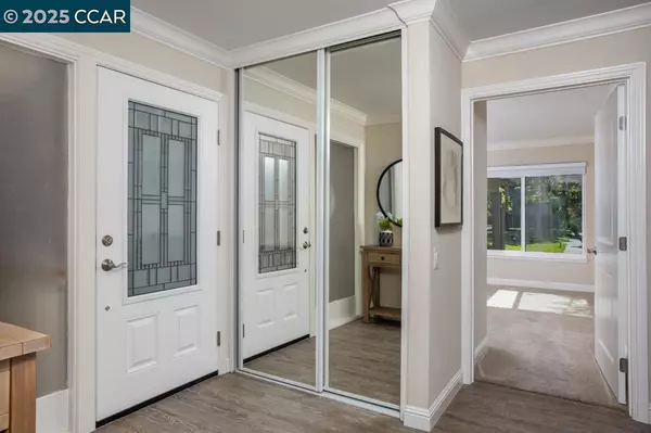 Walnut Creek, CA 94595,1115 Oakmont Dr #5
