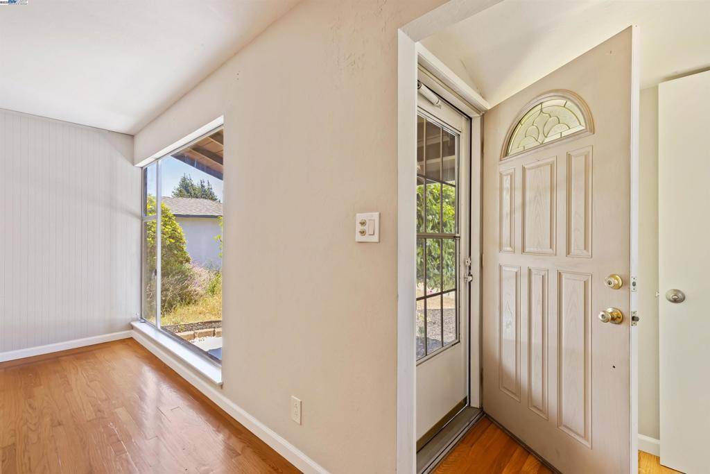 Hayward, CA 94541,666 Bluefield Ln