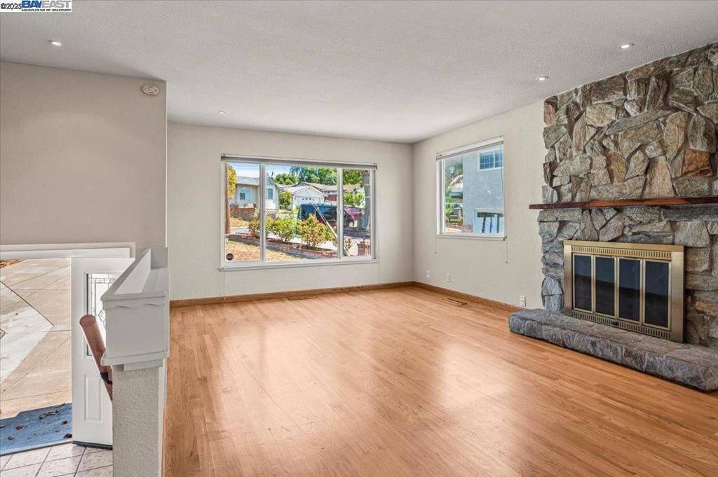 Fremont, CA 94539,3116 Middlefield Ave.