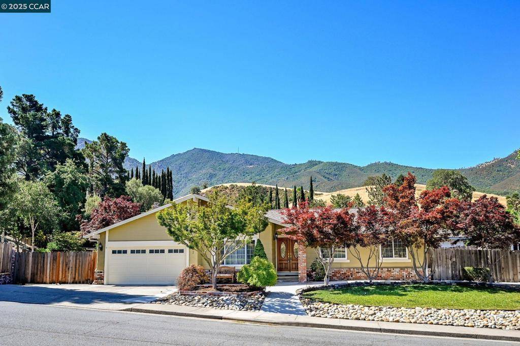 2 Rialto Dr, Clayton, CA 94517-1754