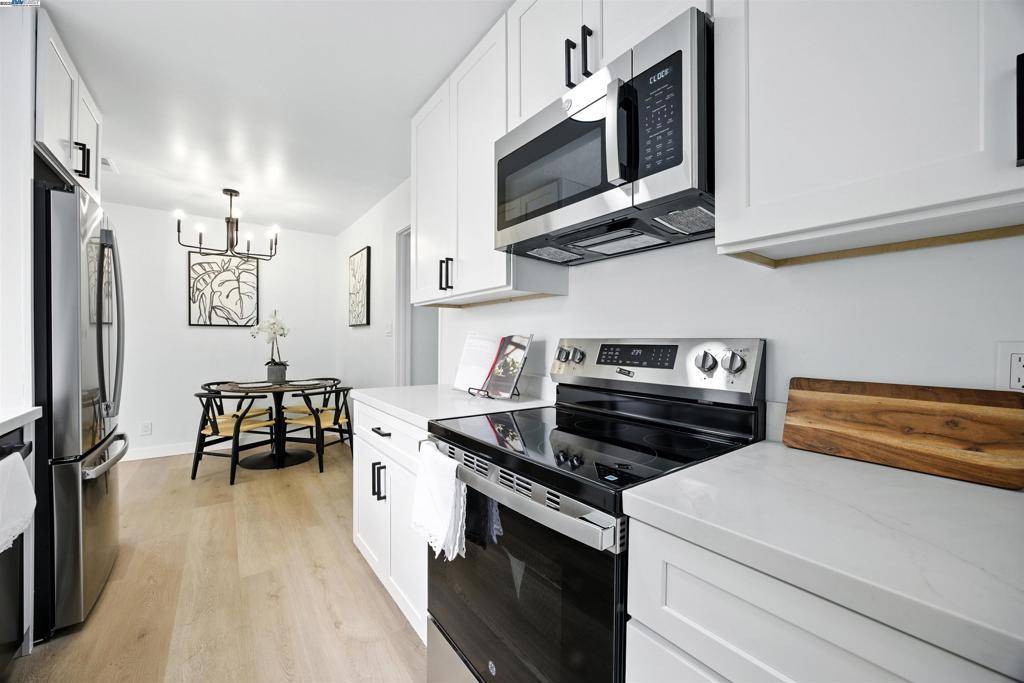 Alameda, CA 94502,3200 Fiji Ln