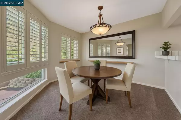 Hayward, CA 94546,21239 Gary Dr #114
