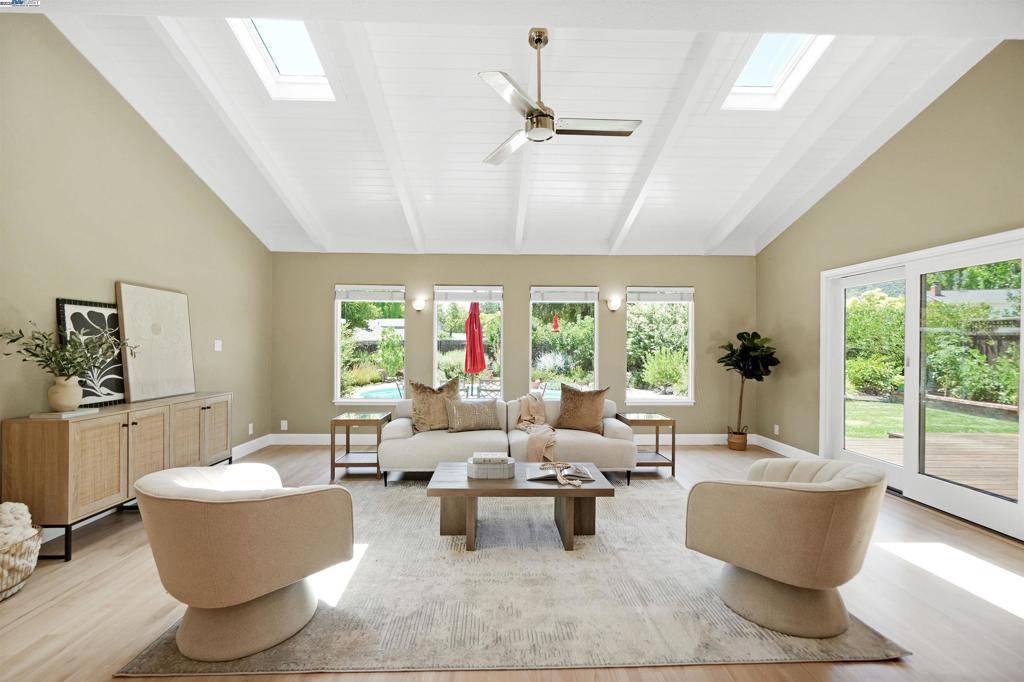 Pleasanton, CA 94588,4400 Sandalwood Dr