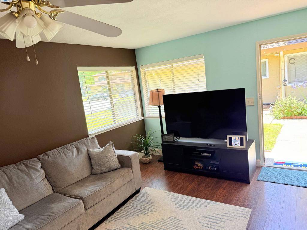 Union City, CA 94587,2155 Eric Ct #3