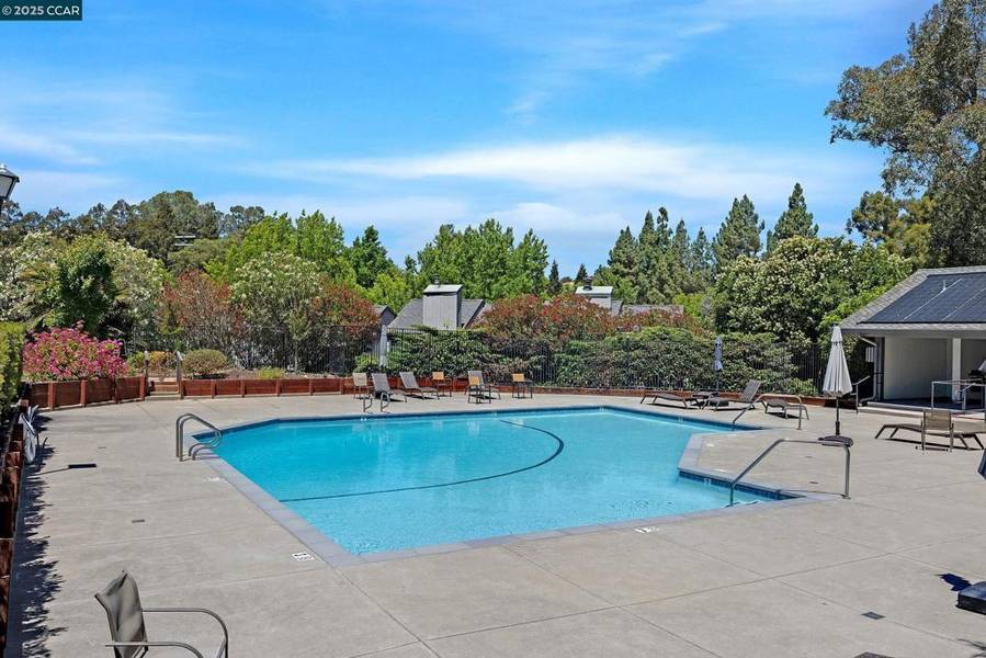 1496 Ashwood Dr, Martinez, CA 94553