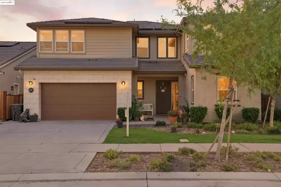 2281 Garden Farms Ave, Lathrop, CA 95330