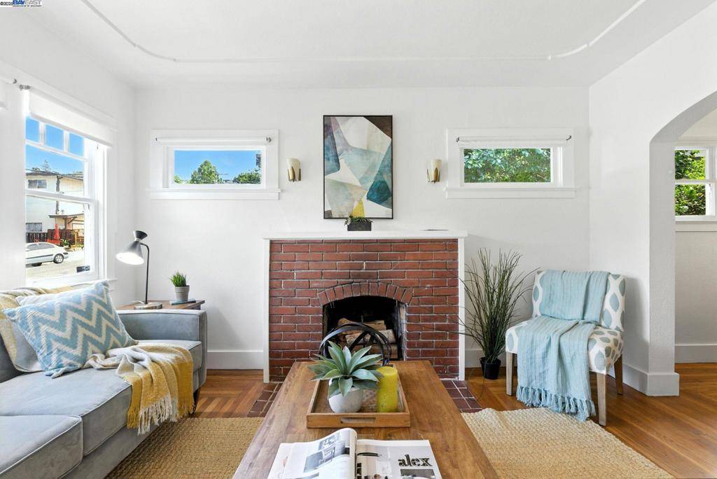 Oakland, CA 94602,3936 Midvale Ave