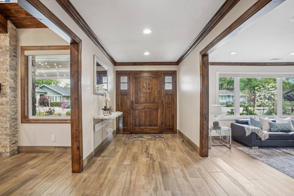 Danville, CA 94526,221 El Sobrante Dr