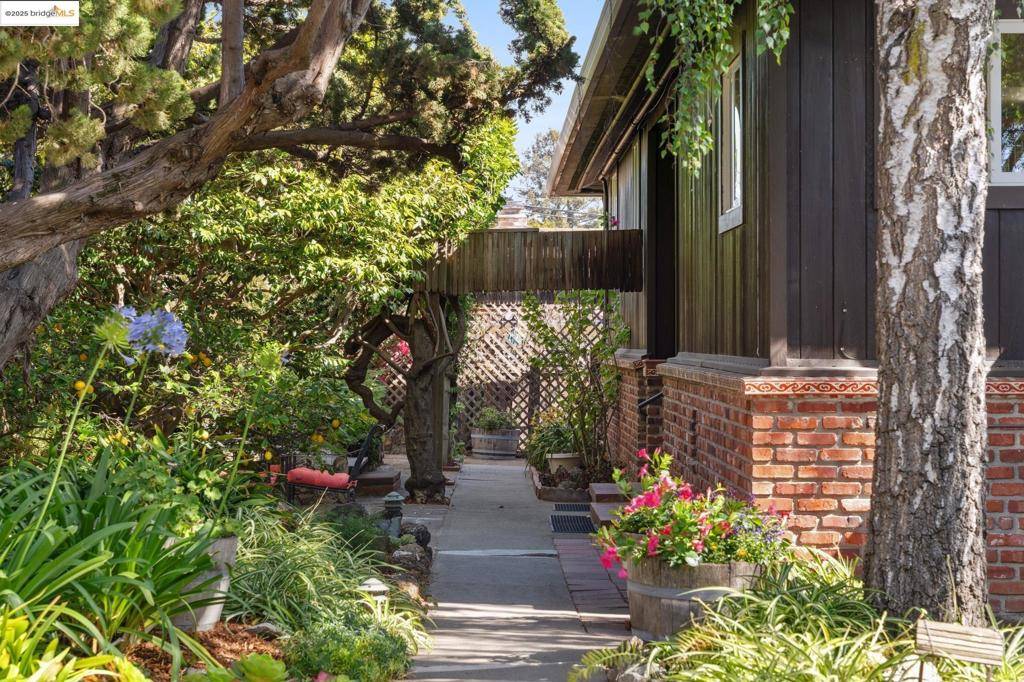El Cerrito, CA 94530,7140 Mound St