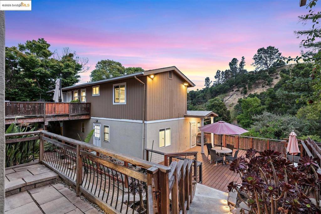 9244 Golf Links RD, Oakland, CA 94605