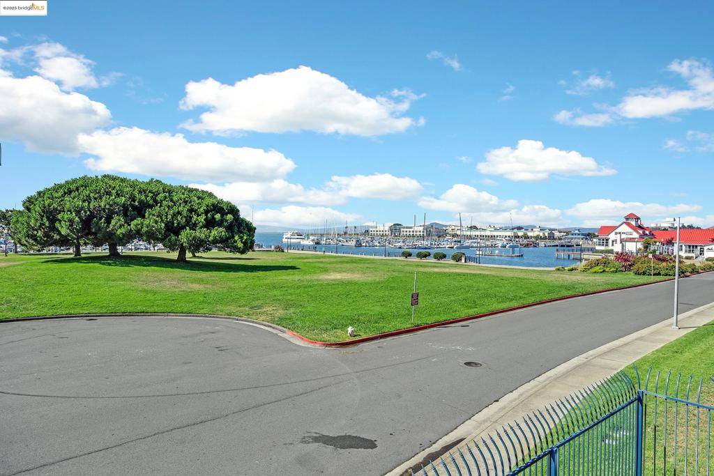 Richmond, CA 94804,1205 Melville Sq #206