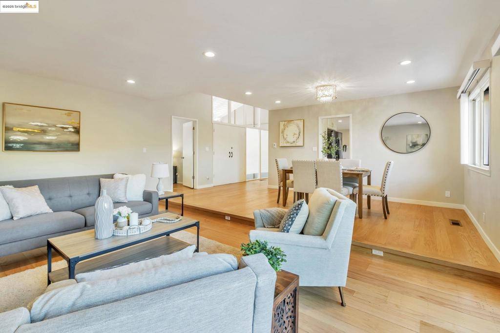 Moraga, CA 94556-1122,62 Warfield Dr