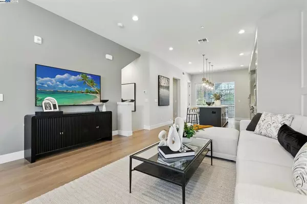 Alameda, CA 94501,1670 Larkspur Street