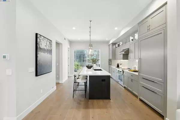 Alameda, CA 94501,1670 Larkspur Street