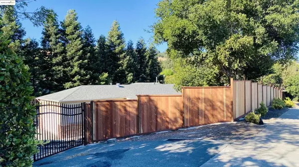 3540 Deer Hill Rd, Lafayette, CA 94549