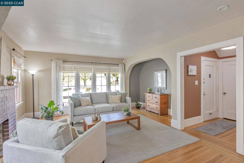 Oakland, CA 94606,2600 8th ave