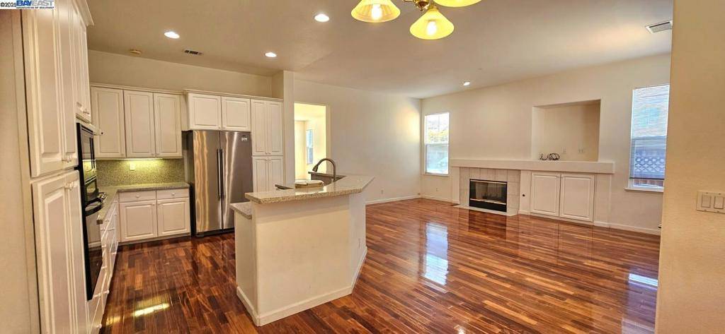 Fremont, CA 94539-3400,43401 Laurel Glen Cmn