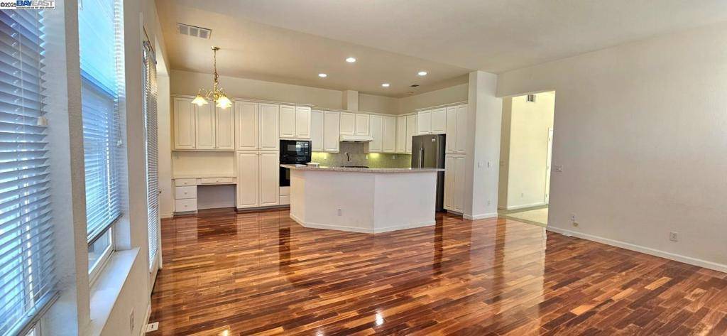 Fremont, CA 94539-3400,43401 Laurel Glen Cmn
