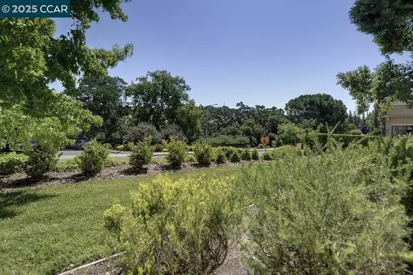 1125 Singingwood Ct #4, Walnut Creek, CA 94595