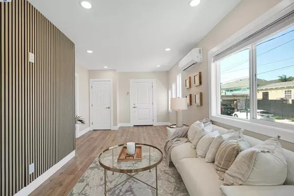 Emeryville, CA 94608,5726 Los Angeles St