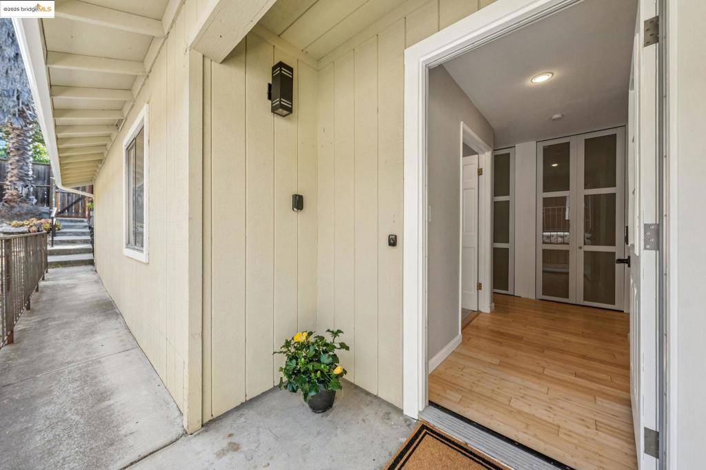Oakland, CA 94605,9214 Golf Links Rd