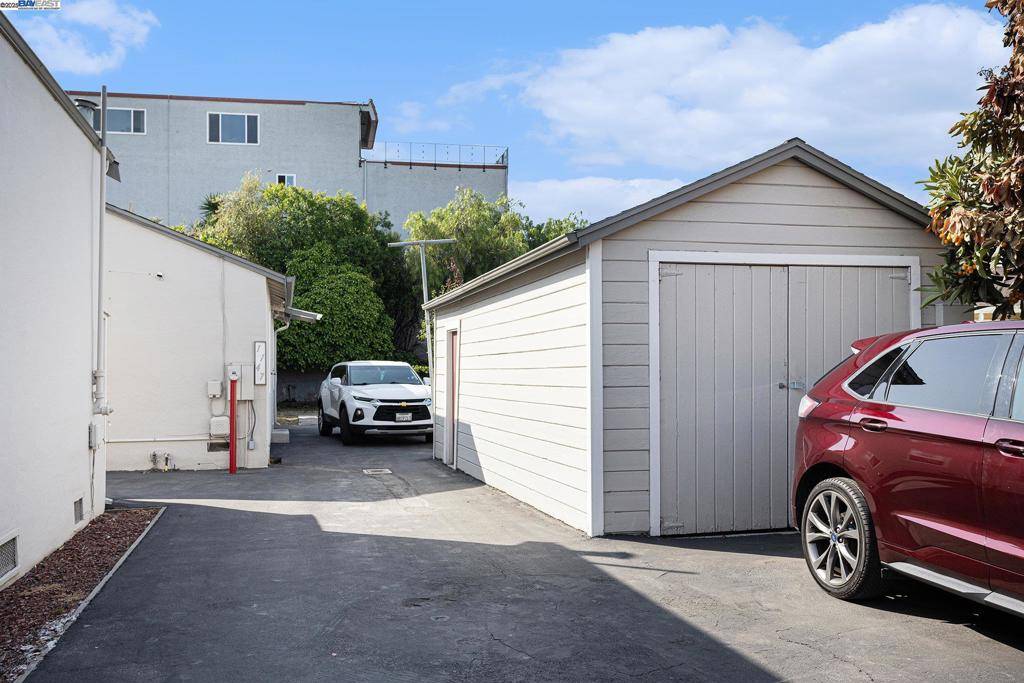 Hayward, CA 94541,1143 D St
