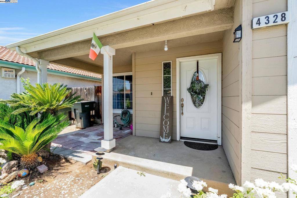 Fresno, CA 93722,4328 W Cambridge Ave