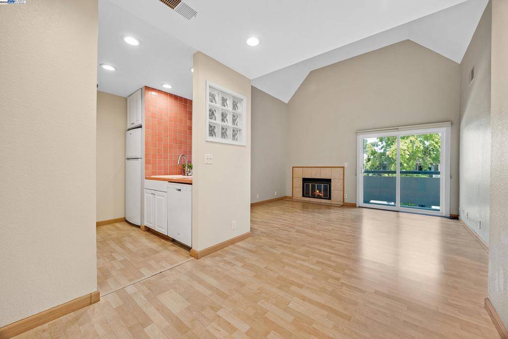 Walnut Creek, CA 94597,1308 Walden Rd #37