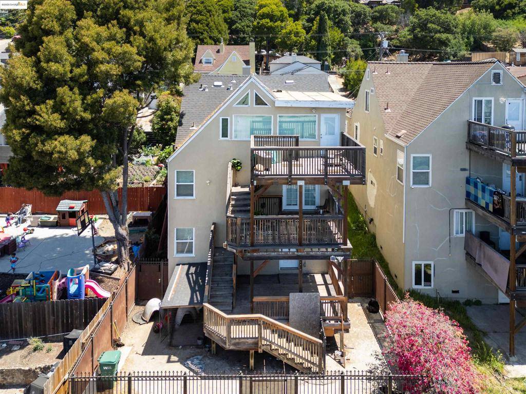Oakland, CA 94605,7523 Outlook Ave
