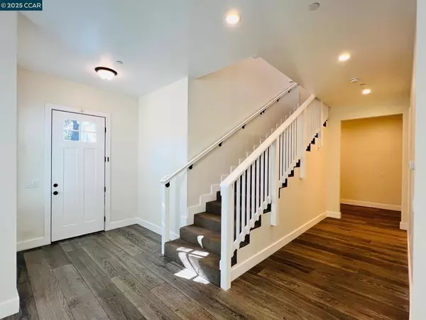 Orinda, CA 94563,6 Linda Vista