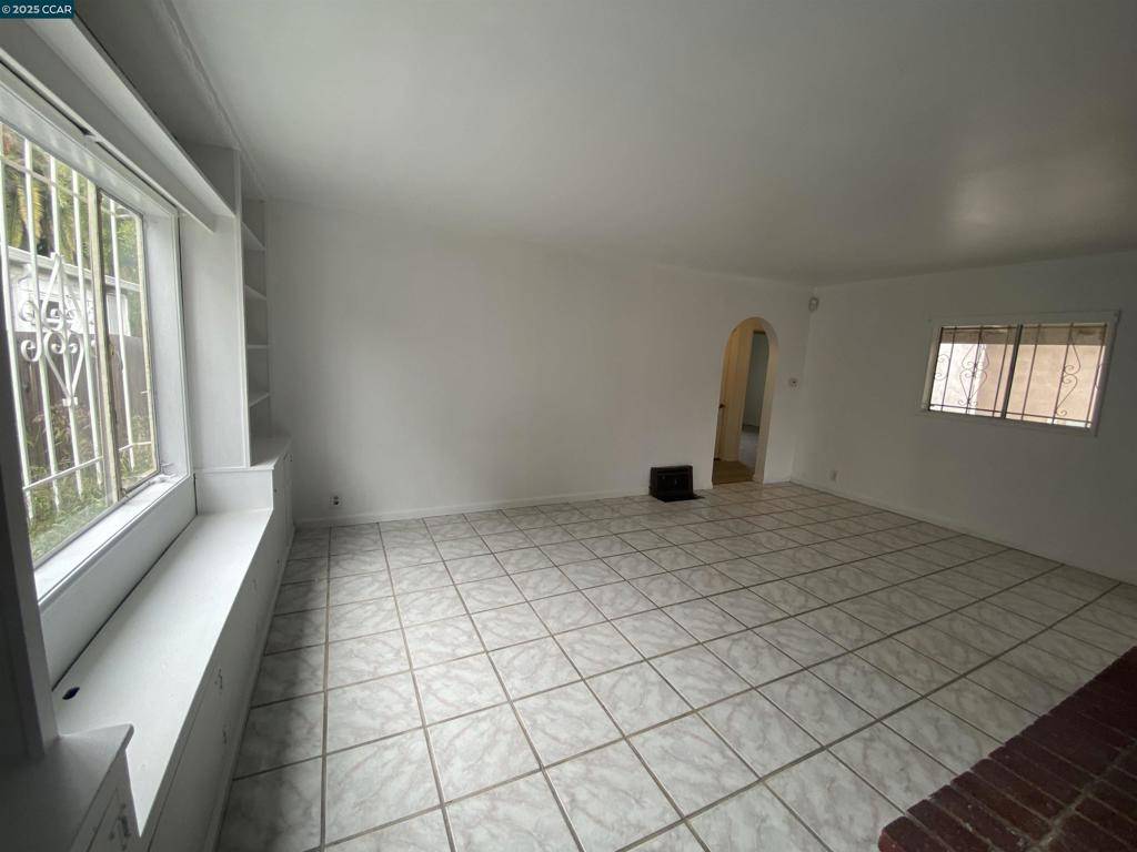 Oakland, CA 94605,2221 80Th Ave
