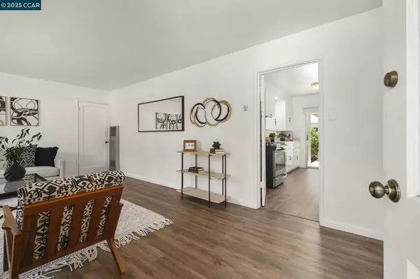Walnut Creek, CA 94595,884 Juanita Dr