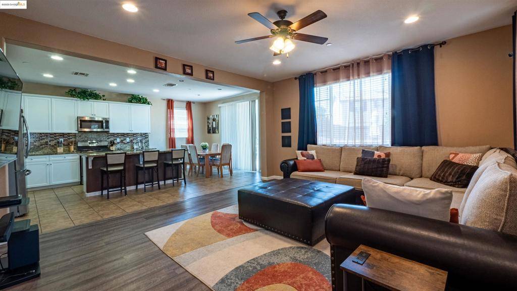 Antioch, CA 94531,4590 Donegal Way