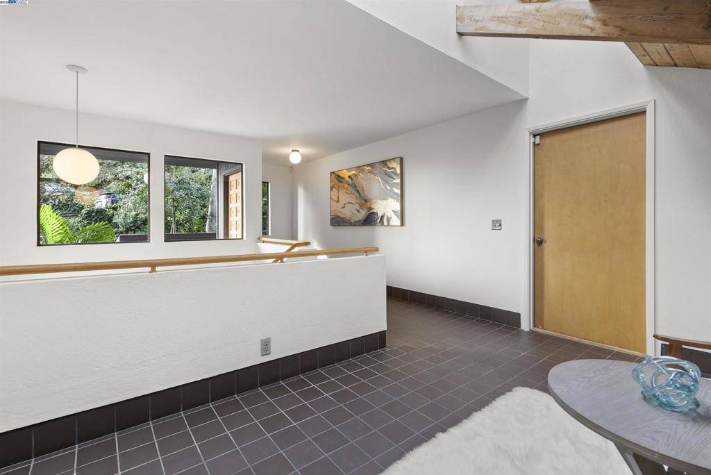 Oakland, CA 94611,6425 Zinn Dr