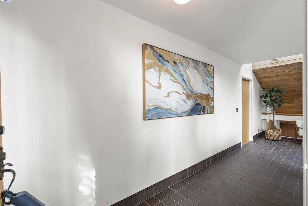 Oakland, CA 94611,6425 Zinn Dr