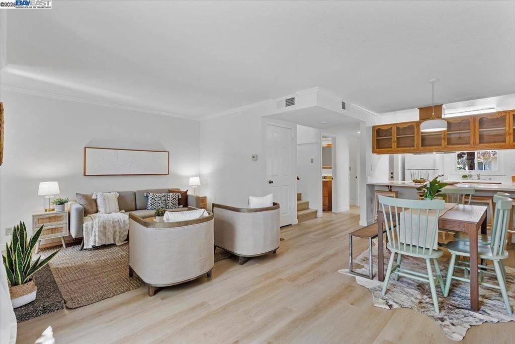 1105 Fontana Dr, Alameda, CA 94502