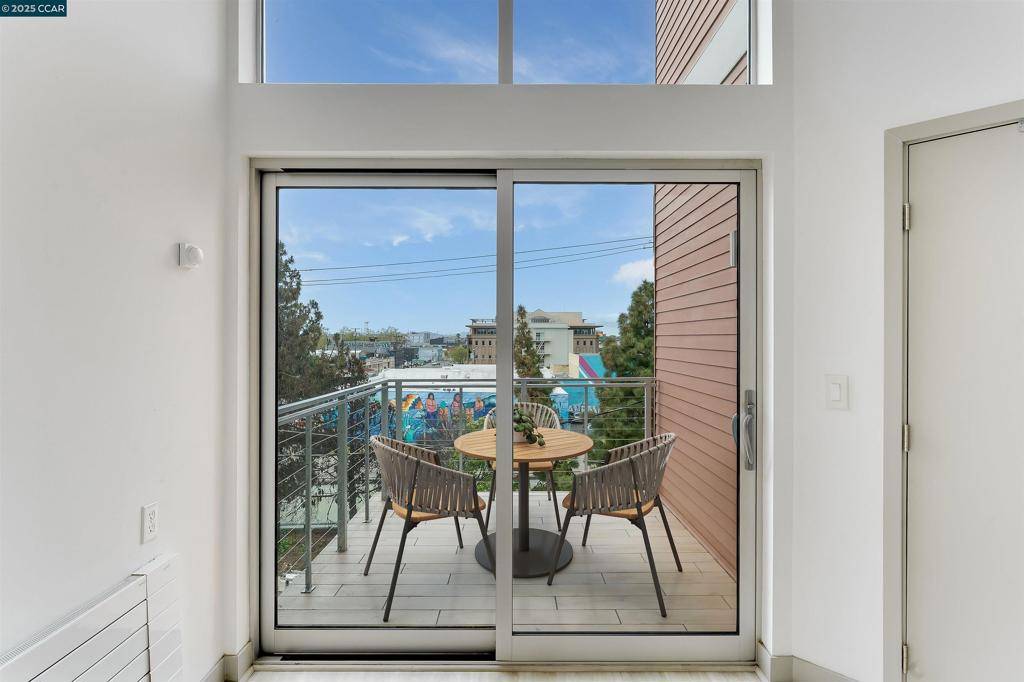 Oakland, CA 94607,410 Webster St #5